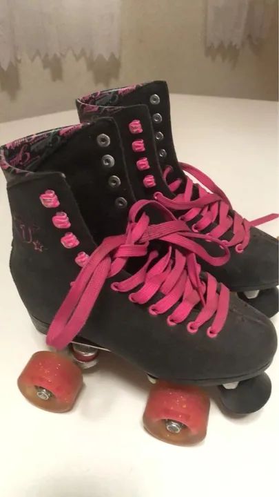 Patins Roller Feminino Preto com Rosa traxarte 