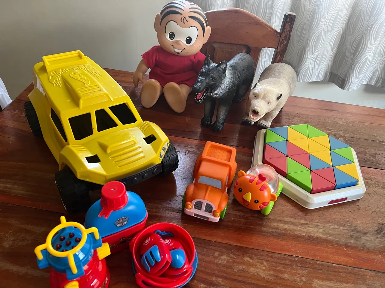 Lote de brinquedos variados para crianças