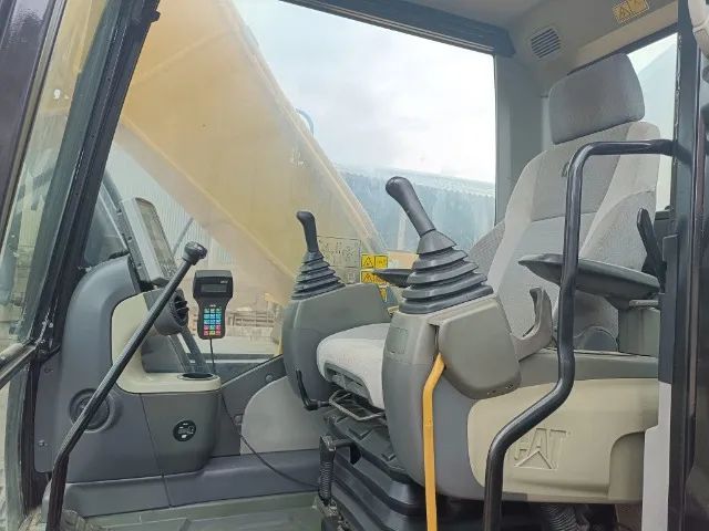 ESCAVADEIRA CATERPILLAR MODELO 320D2L ANO 2016 - Foto 6