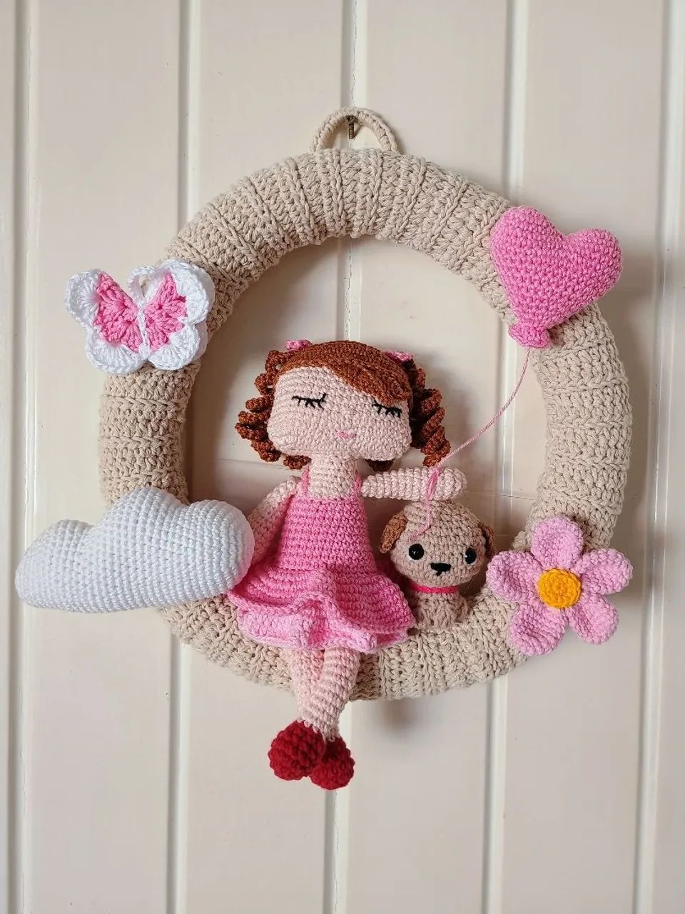 Guirlanda Decorativa de Crochê para Quarto de Bebê