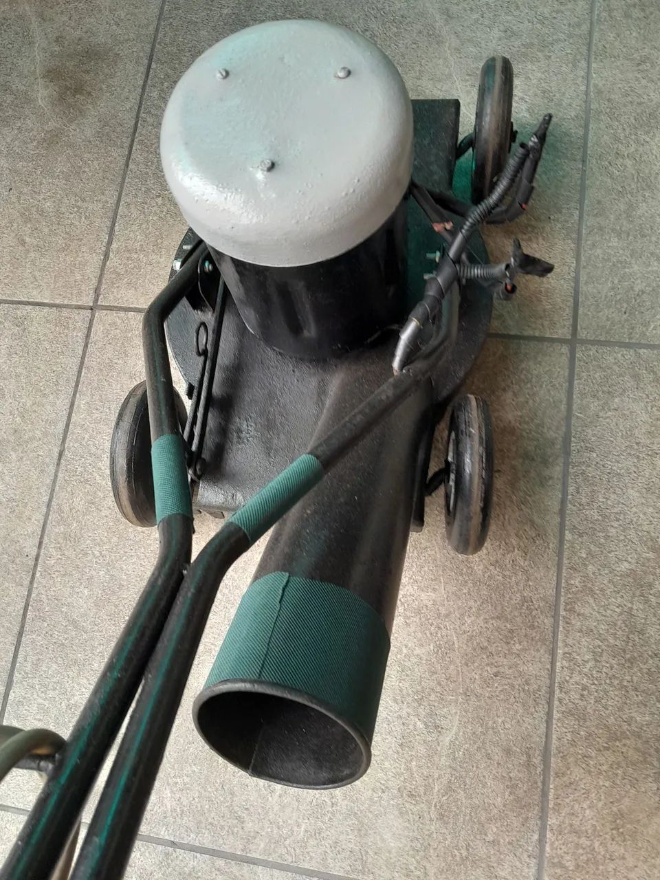 Cortador de grama com carrinho  - Foto 2
