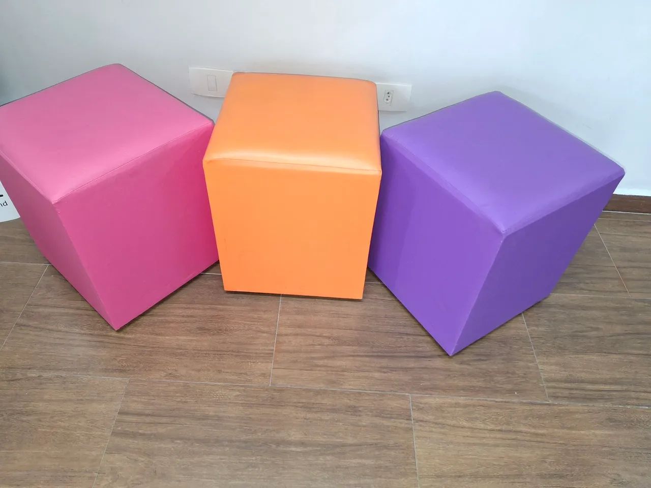 Conjunto de 5 Puffs Coloridos