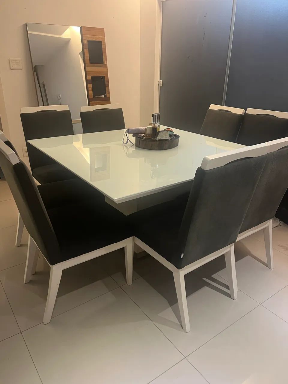 Mesa com 8 cadeiras65570166981506122