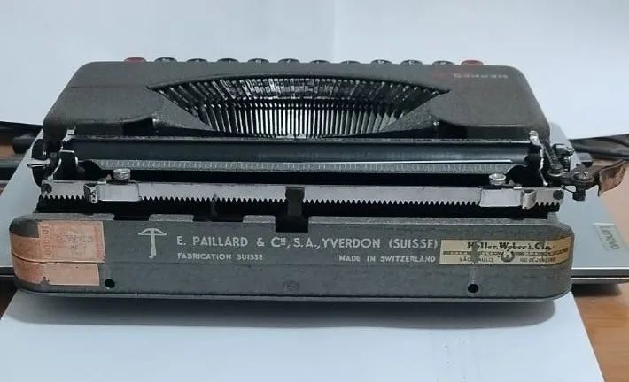 Maquina de Escrever HERMES BABY antiga década de 40 - para COLECIONADOR - Foto 5