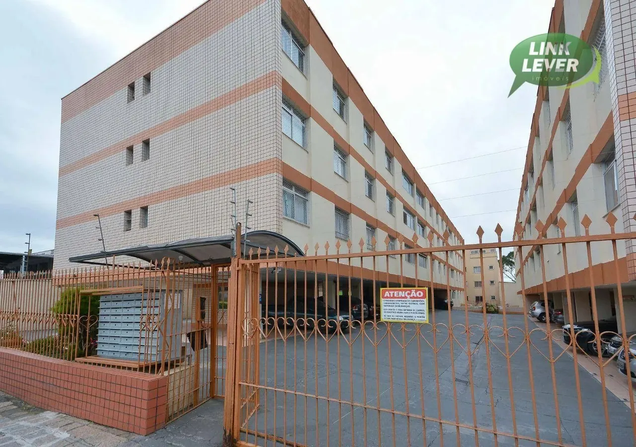 Apartamento com 3 dormitórios para alugar, 95 m² por R$ 3.175/mês - Bacacheri - Curitiba/P