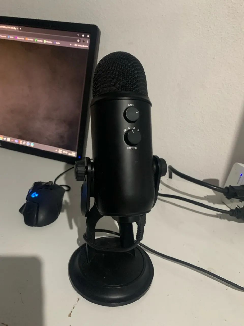 Microfone USB Blue Yeti Blackout (Semi-Novo) - Foto 2