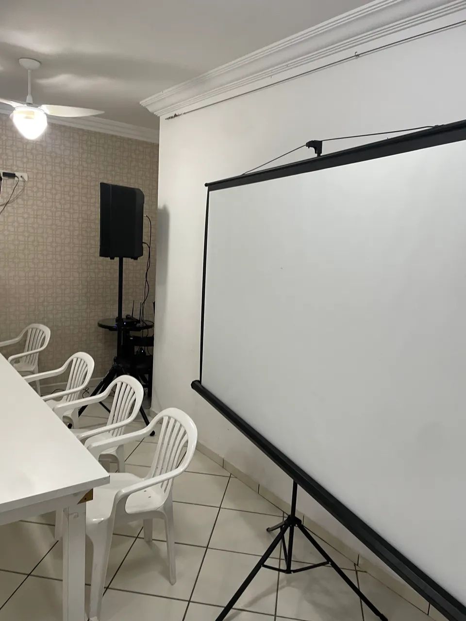 Locação Projetor e Telão chama no WhatsApp  - Foto 2