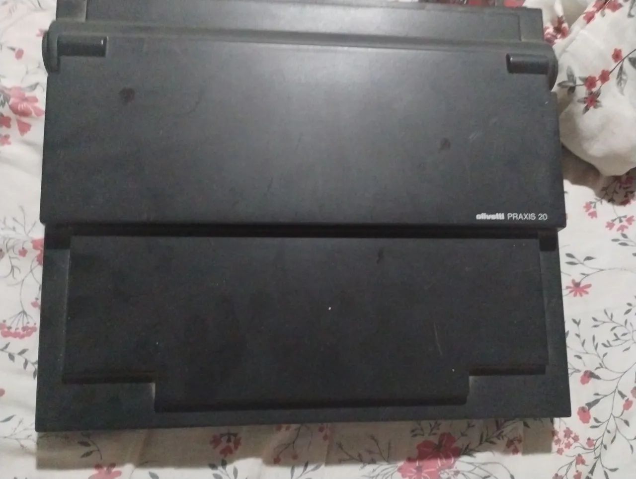 Máquina de escrever Olivetti Praxis 20 64739440285569120