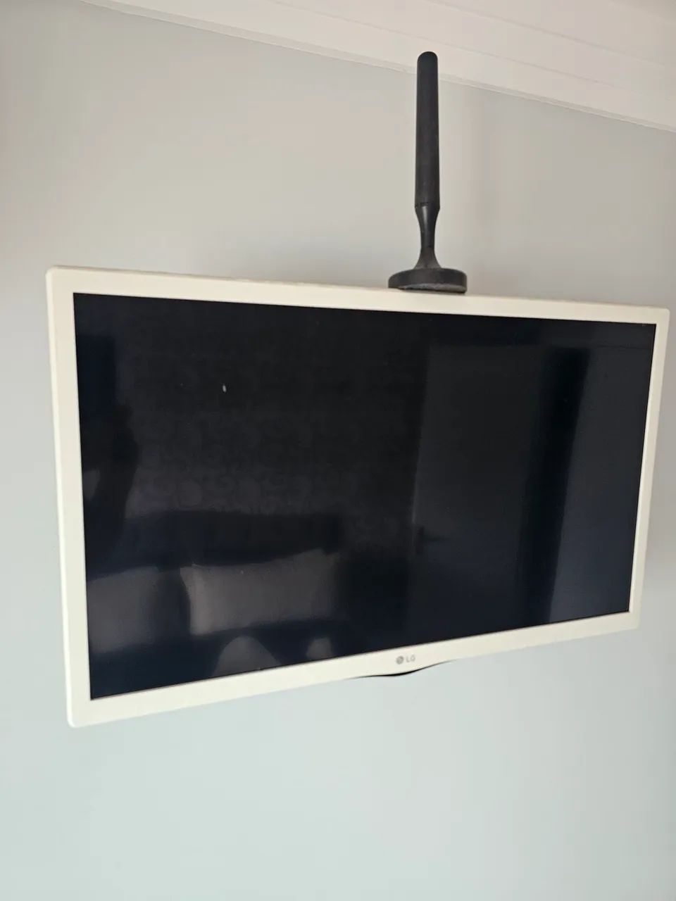 TV LG 24 polegadas digital com suporte articulado  - Foto 2
