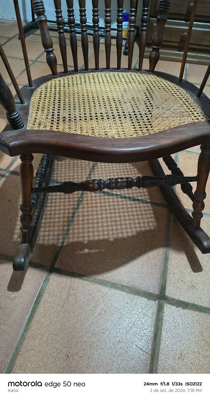 Cadeira de balanço antiga. Antiguidade  - Foto 2