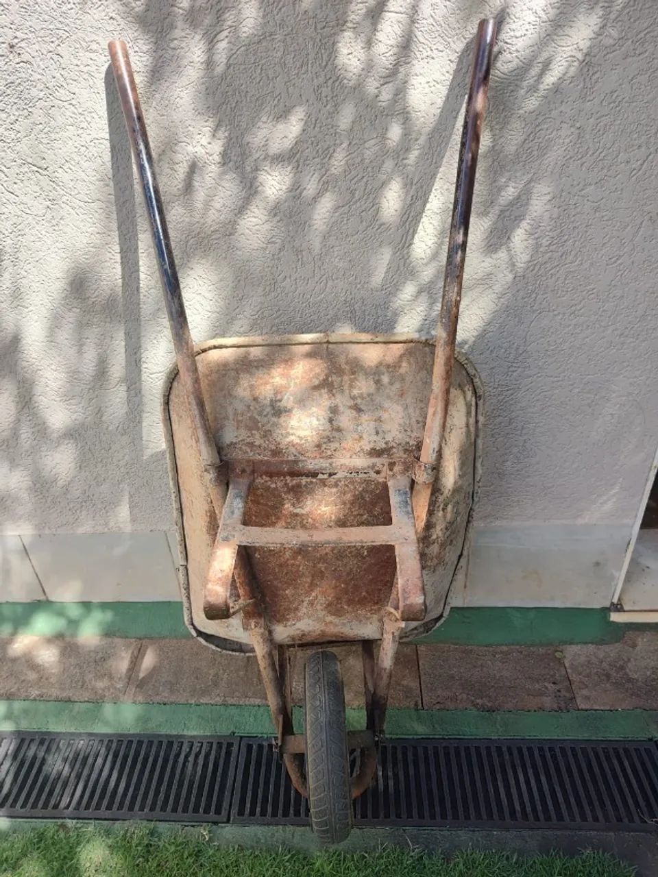carrinho de mão usado - Tratores e máquinas agrícolas - Ceilândia ...