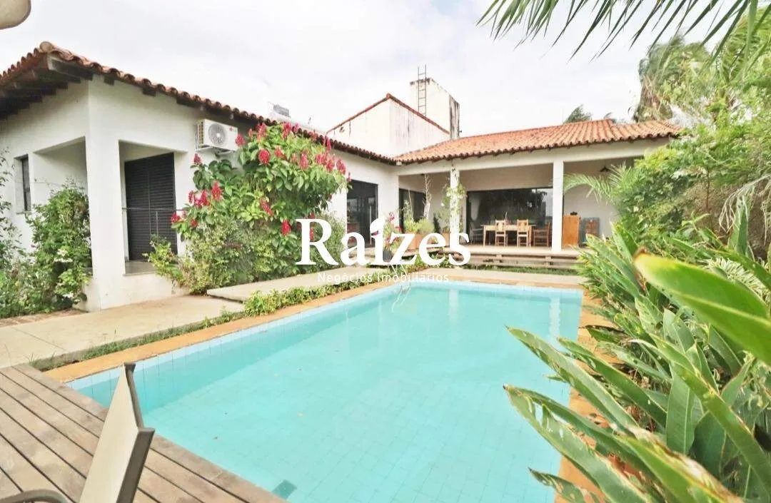 Casa com 3 Suítes e Piscina no Cidade Jardim em Uberlândia - Foto 2