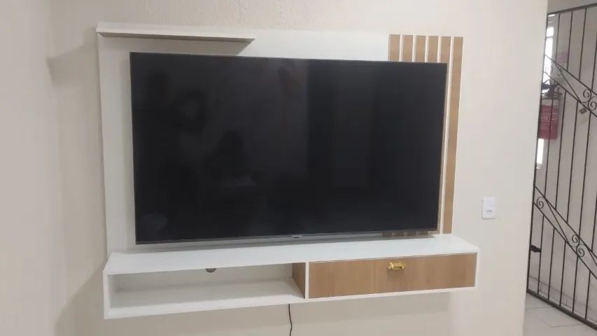 Painel 65'' amadeirado ripado em mdf 