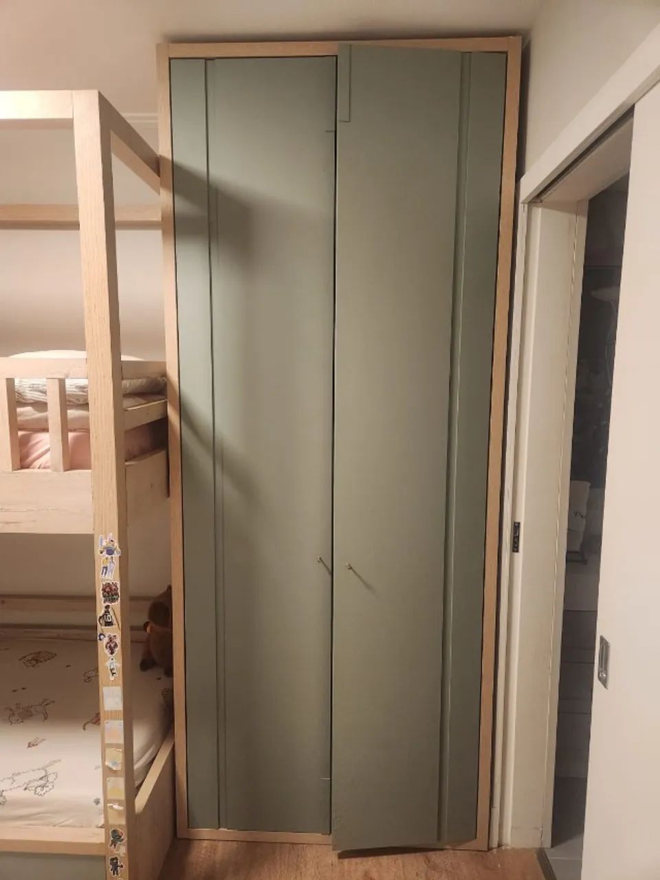 Quarto infantil planejado completo com bicama, armário, escrivaninha e 2 colchões - Foto 2