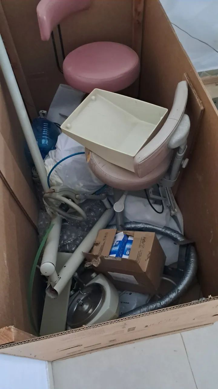 Vendo cadeira para dentista com kits para consultório de dentista - Foto 2