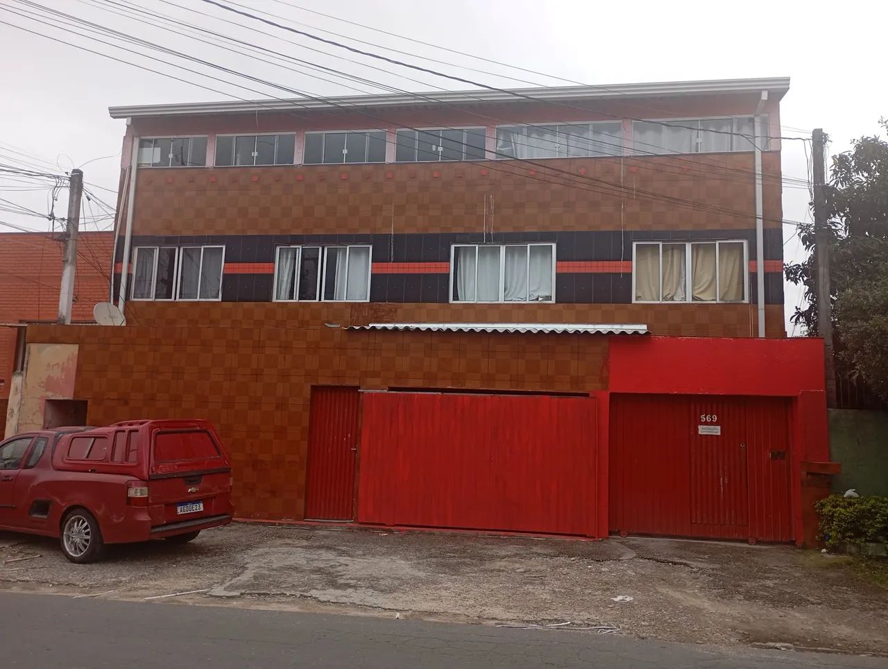 Terreno com 9 casas