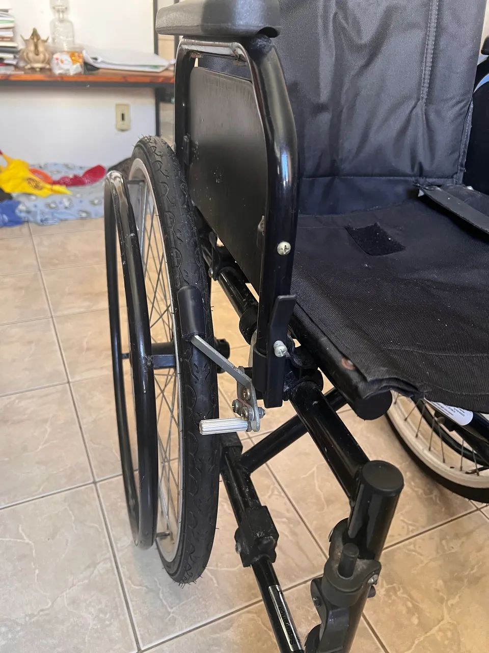 Vendo Cadeira de rodas  - Foto 2