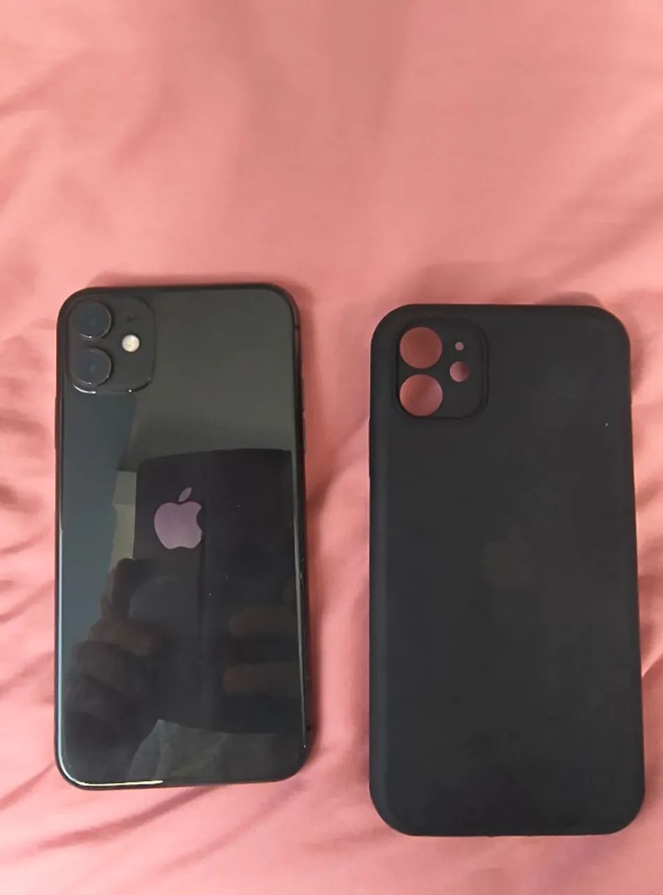 iPhone 11 preto 64 gigas,todo original com caixa,ótimo estado, perfeito.