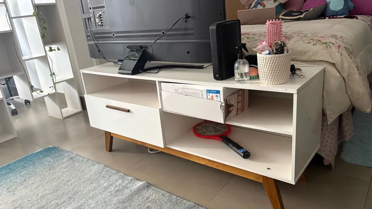 Vendo rack de Tv branca  - Foto 2