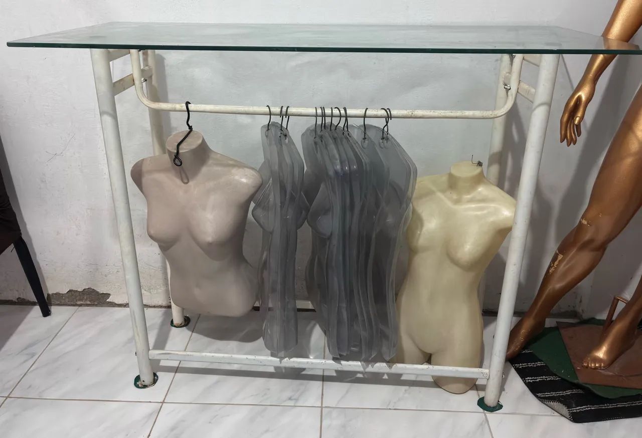 Mesa Arara com Tampo de Vidro
