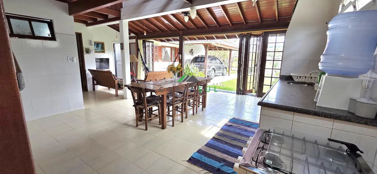 Casa à venda em Garopaba / SC a poucos metros do mar e da lagoa - Foto 5
