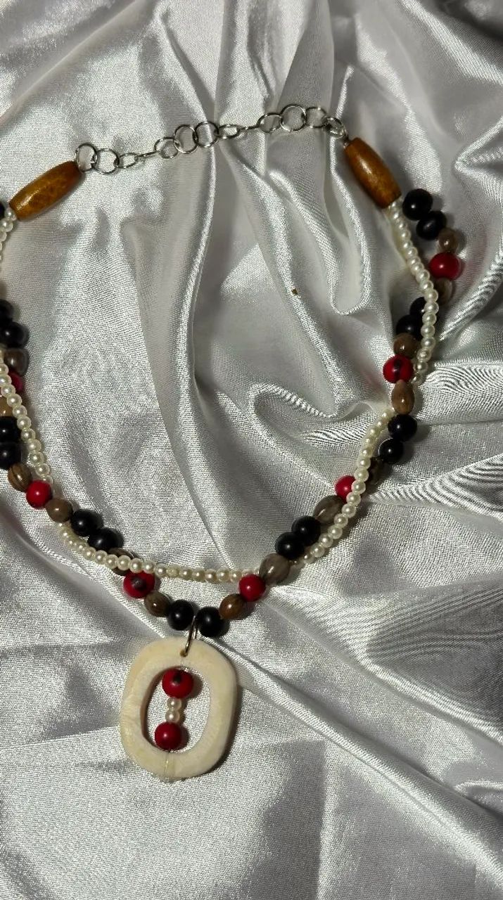 Colar borboleta pavão-escarlate  - Foto 2