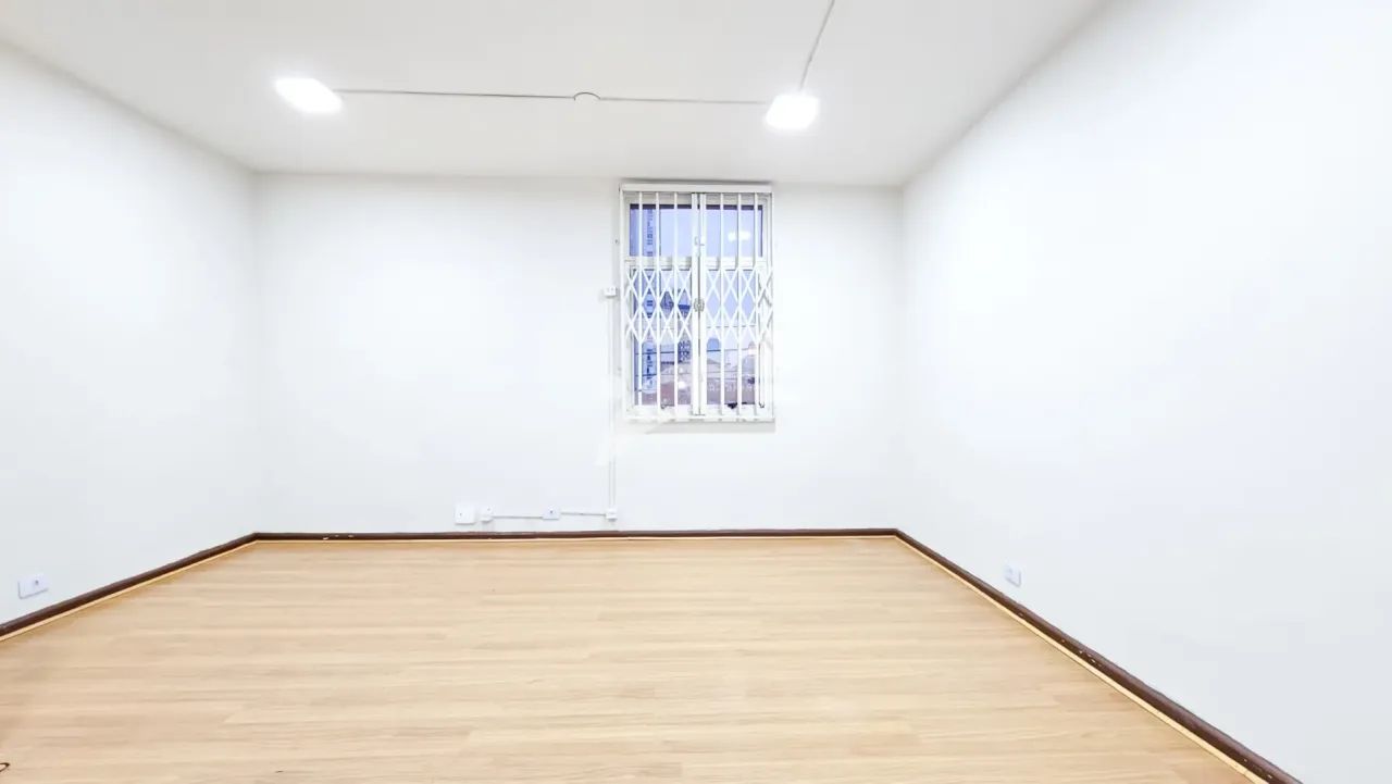 Conj. Comercial Centro 30m² - Foto 2