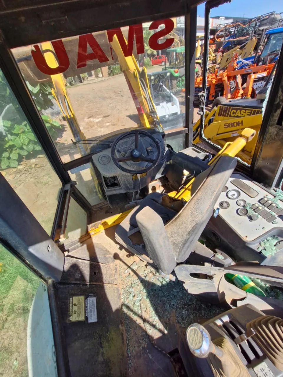 Retroescavadeira JCB 3c ano 2007 tração 4x2 sem motor  - Foto 3