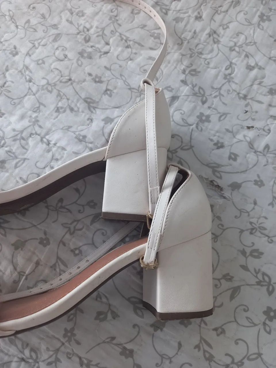 Sandália e clutch perfeito estado  - Foto 4