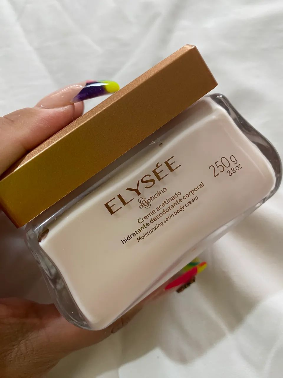 Creme de pele Elyese Boticário 