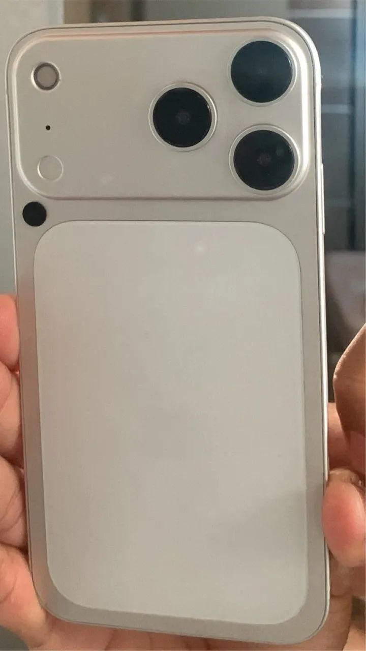 IPhone XR com à base do 17 pro branco!