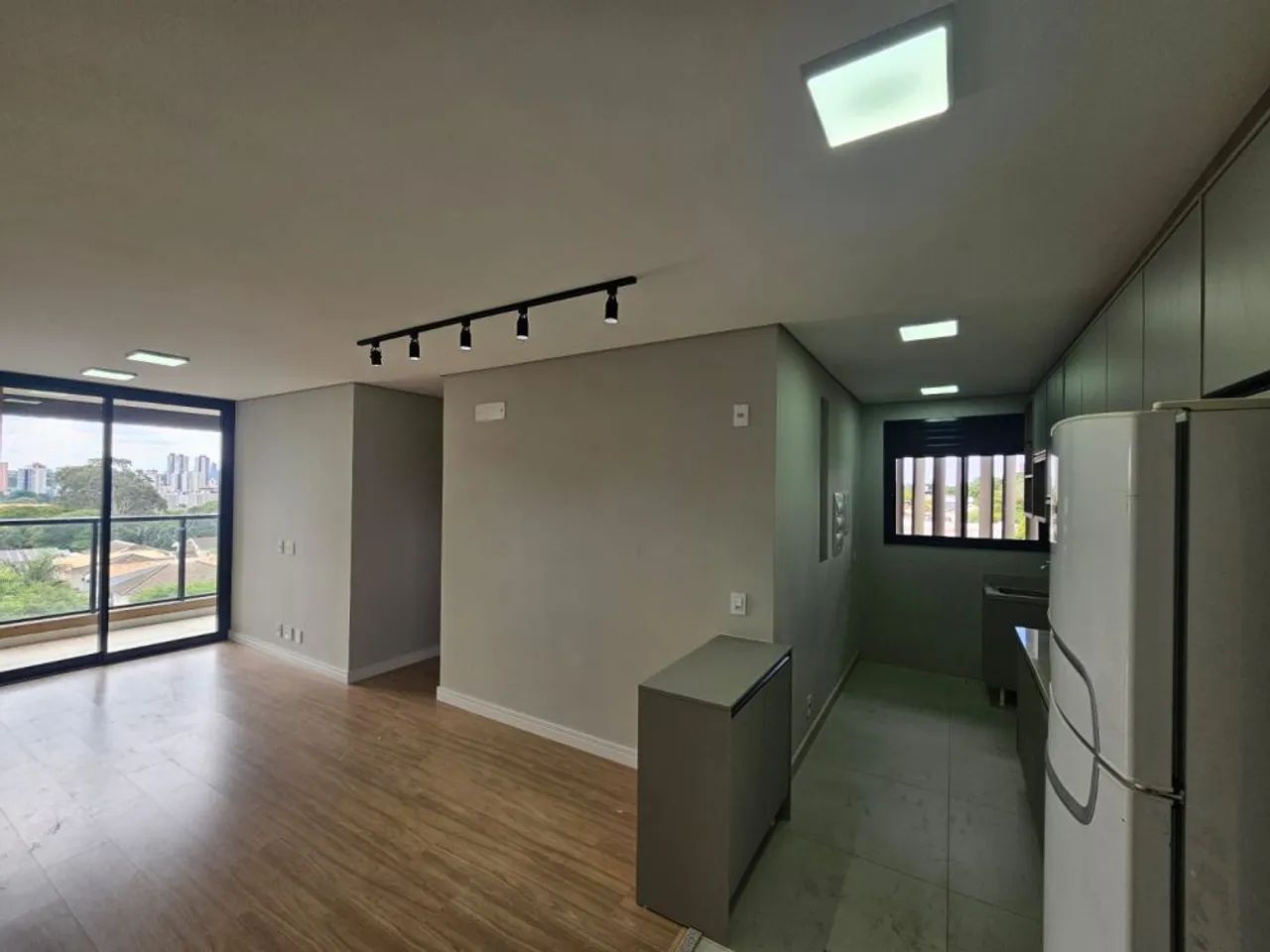 LOCAÇÃO | Apartamento, com 3 quartos em Jardim Leblon, Maringá - Foto 2