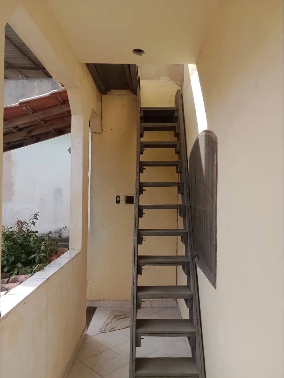 Casa de 2 andares e terraço. - Foto 2
