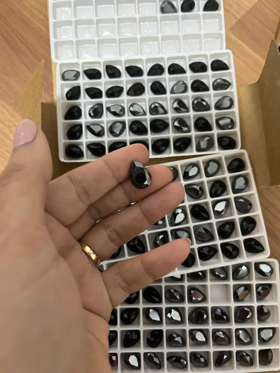 Gota 10x14 mm Cristais Rain® Drop FS - Jet Hematite (10x14mm) 