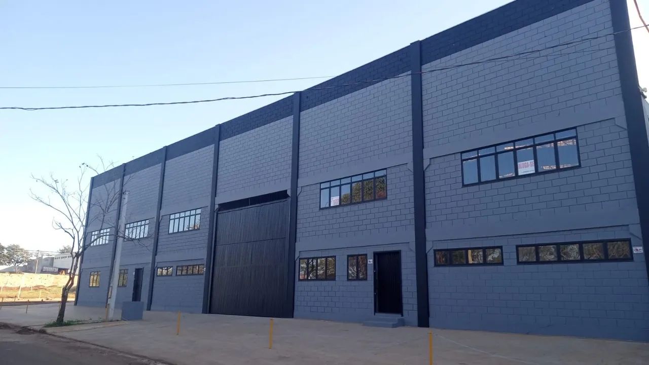 Galpão 1.050m e 1.250m para alugar em ótima localização