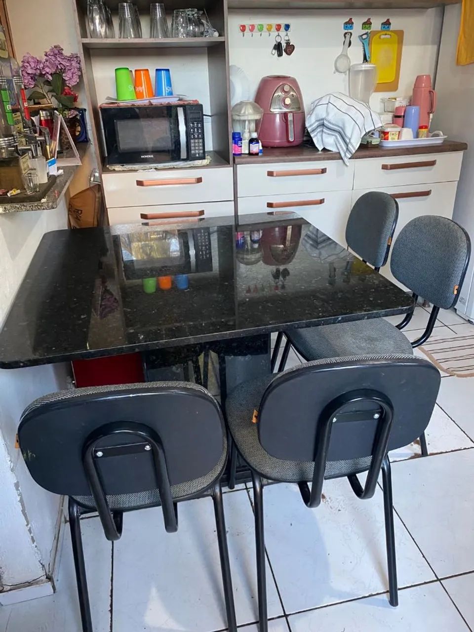 Mesa de granito verde Ubatuba com cadeiras - Foto 5