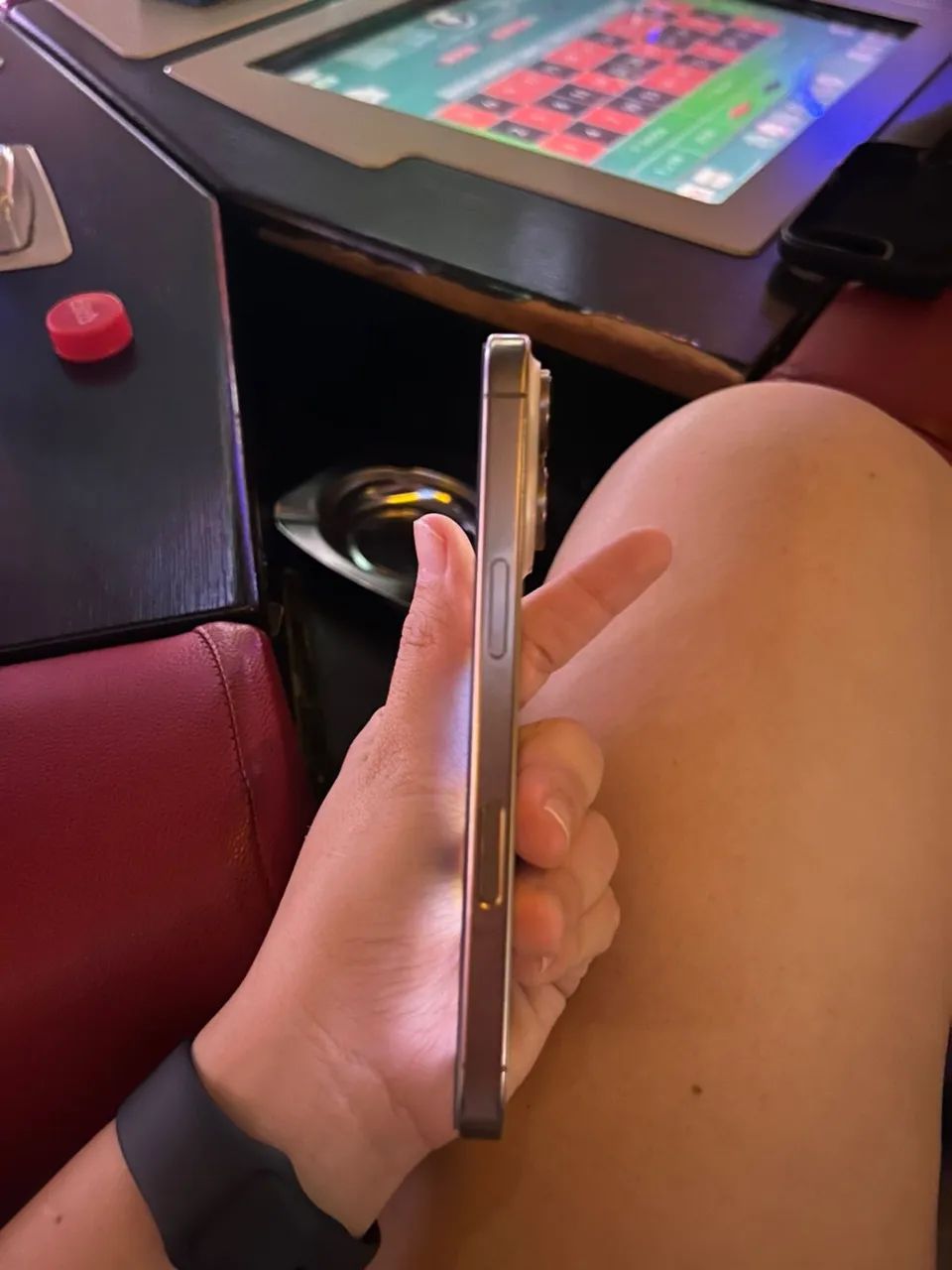iPhone 16 pro 128 gb  - Foto 2
