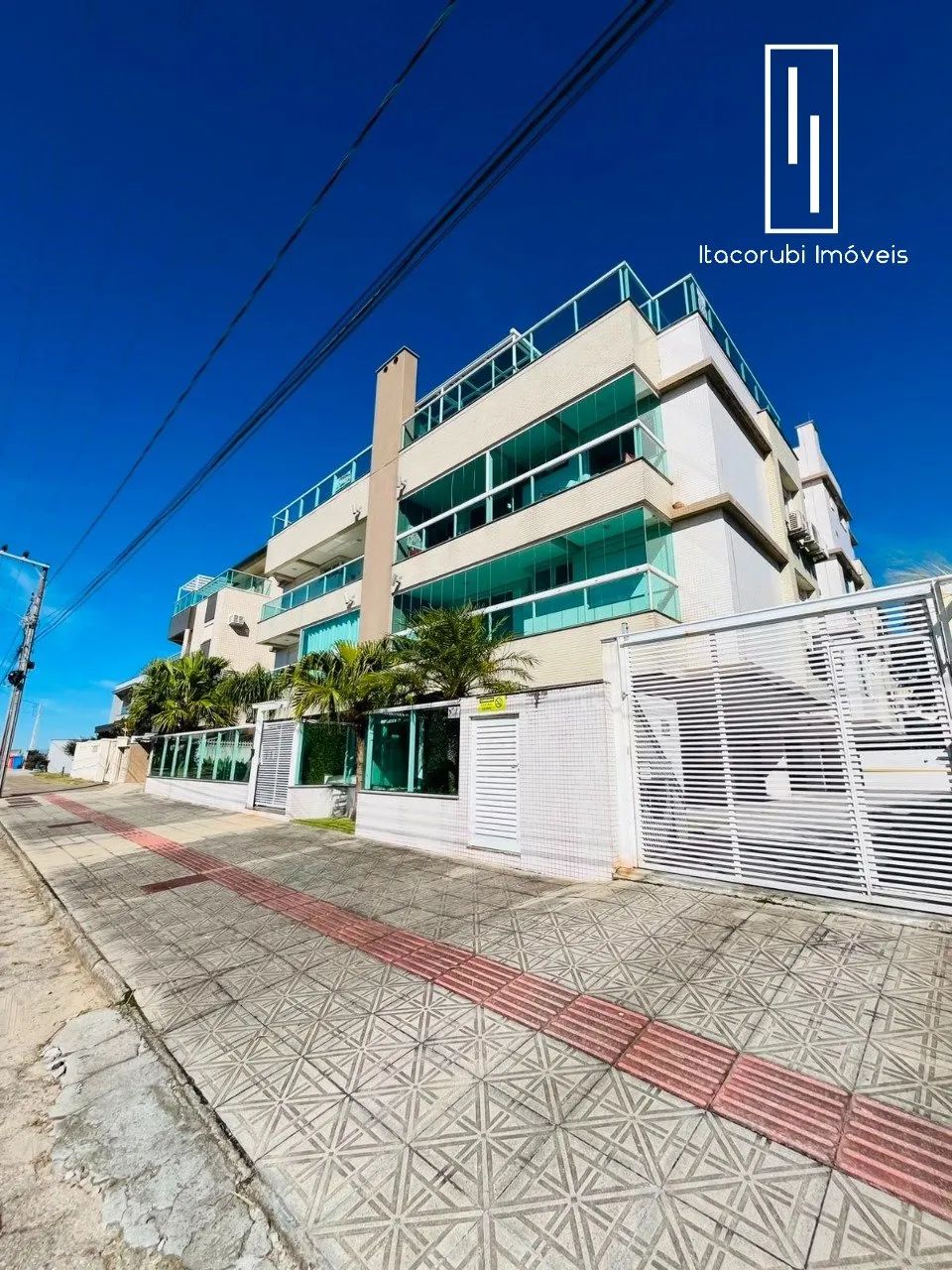 AP 2 DORM (1 SUÍTE) COM SACADA E VAGA COBERTA