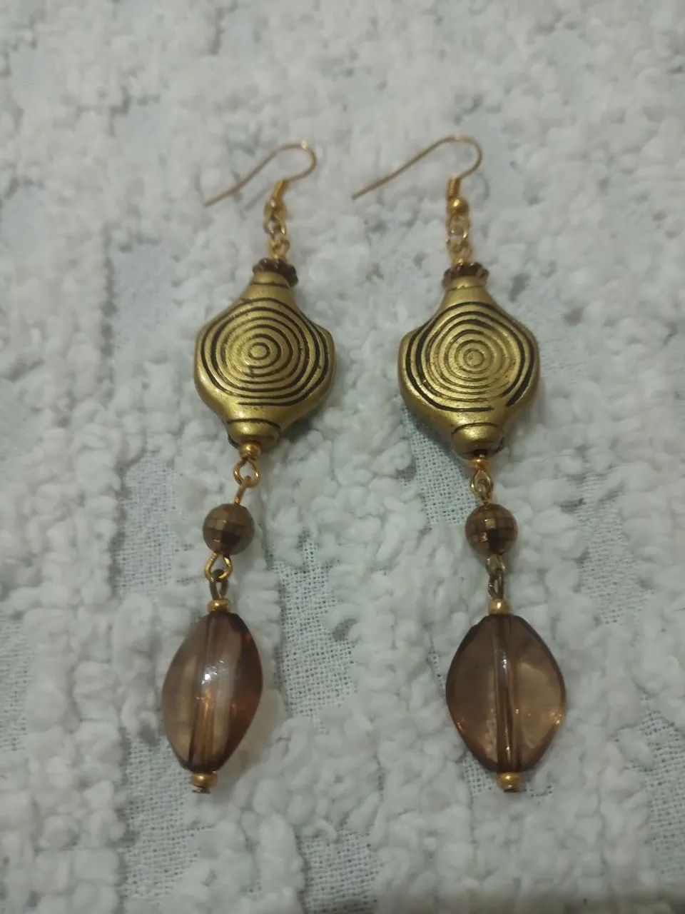 Lindo e Elegante Conjunto de Colar e Brincos;  Acompanha Caixinha do Conjunto - Foto 2