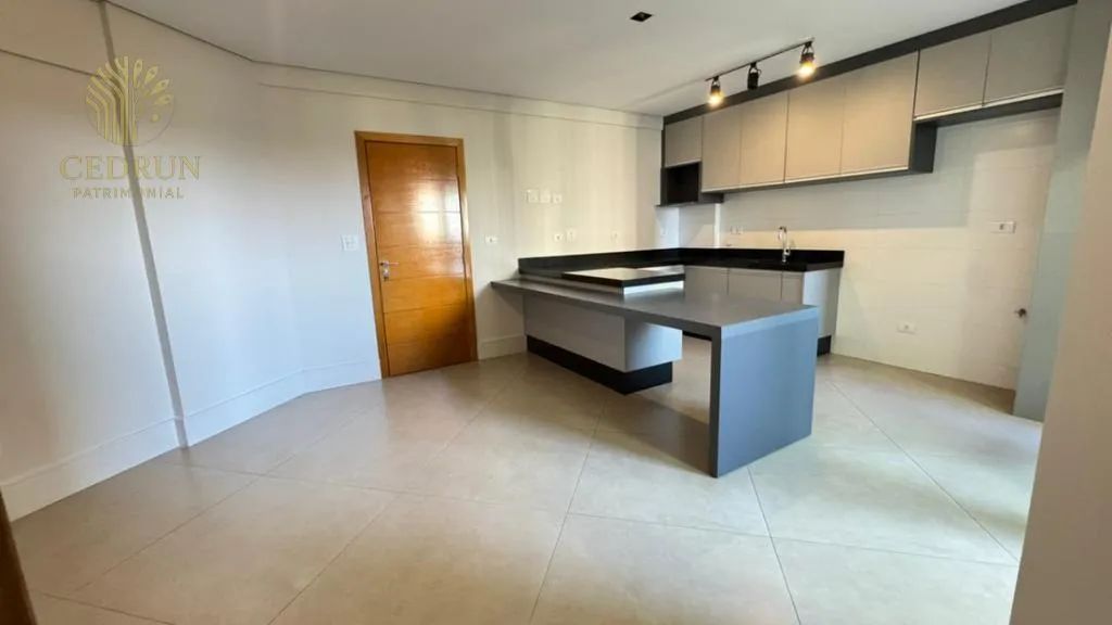 Apartamento para alugar em Maringá, Av. Pedro Taques, Edifício Santa Catarina, com 3 quart