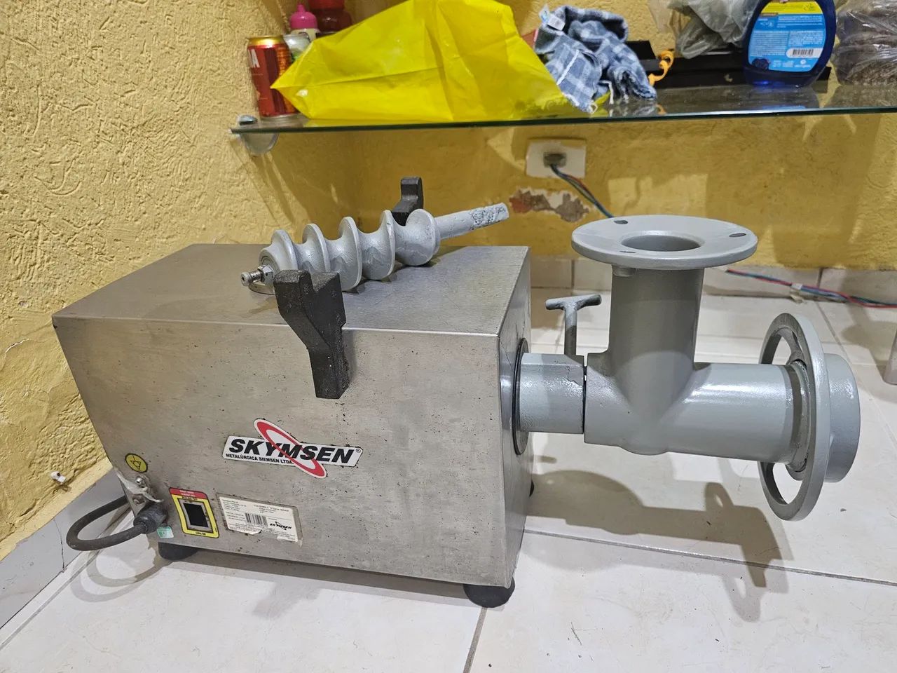 Vendo moedor de carne industrial skymsen - Foto 2