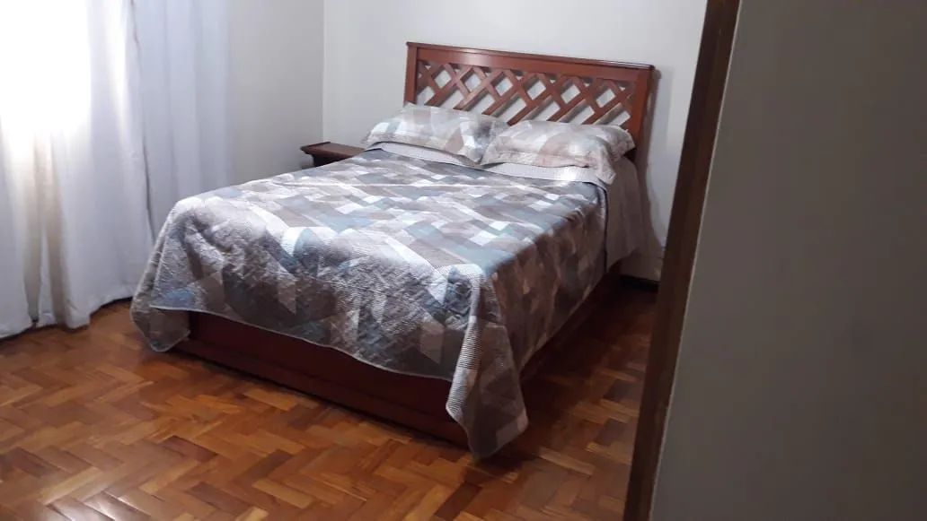 Cama de casal em madeira - Foto 2