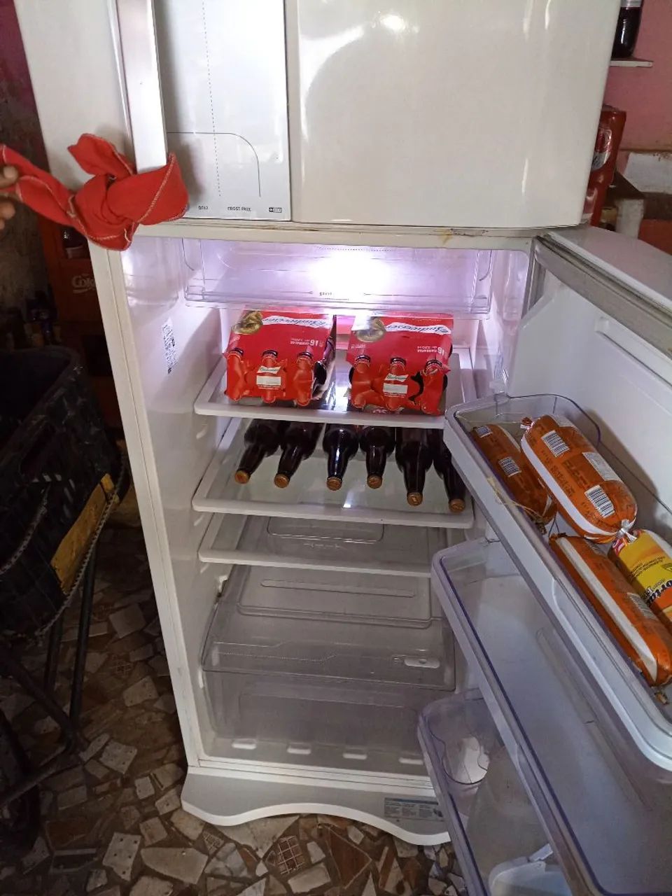 Vende se uma geladeira - Foto 2