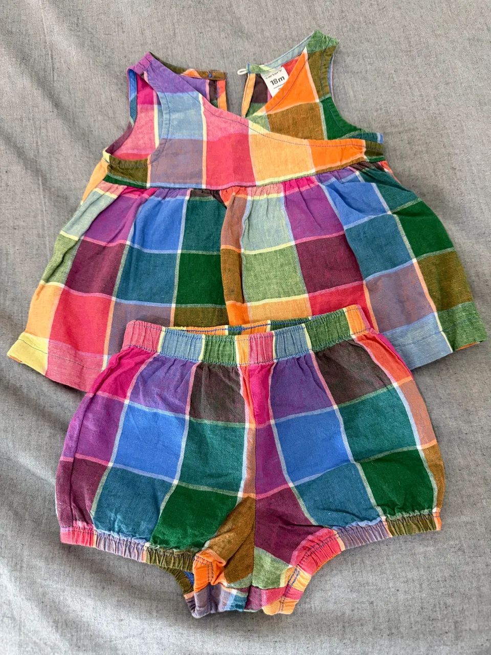 Conjunto colorido blusa e short Carters 18M - Foto 3