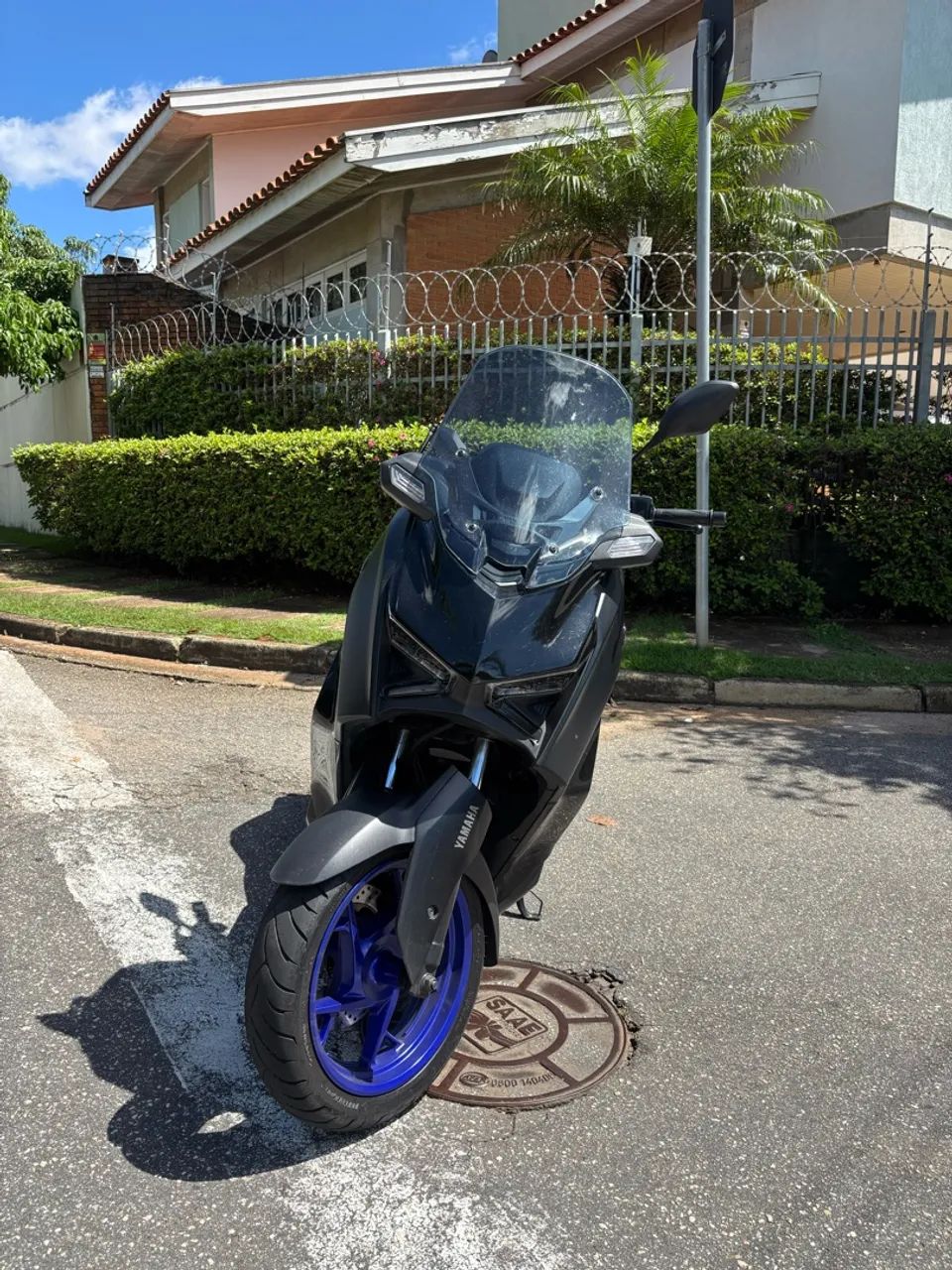 xmax 300 connected - Foto 5