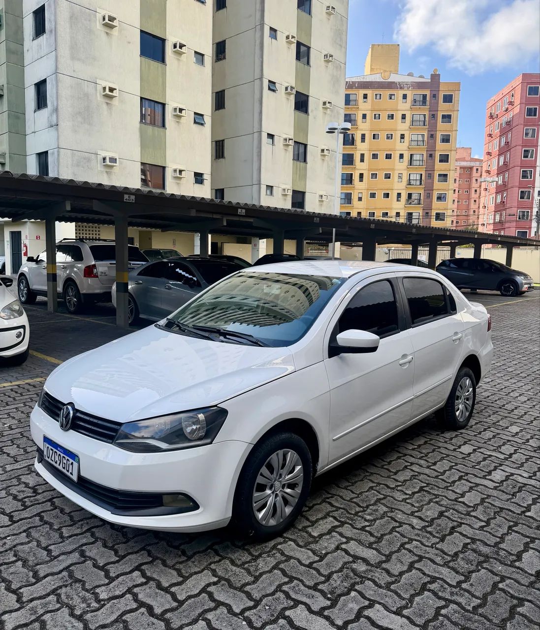 Volkswagen Voyage VOYAGE 1.0/1.0 City Mi Total Flex 8V 4p 2014
