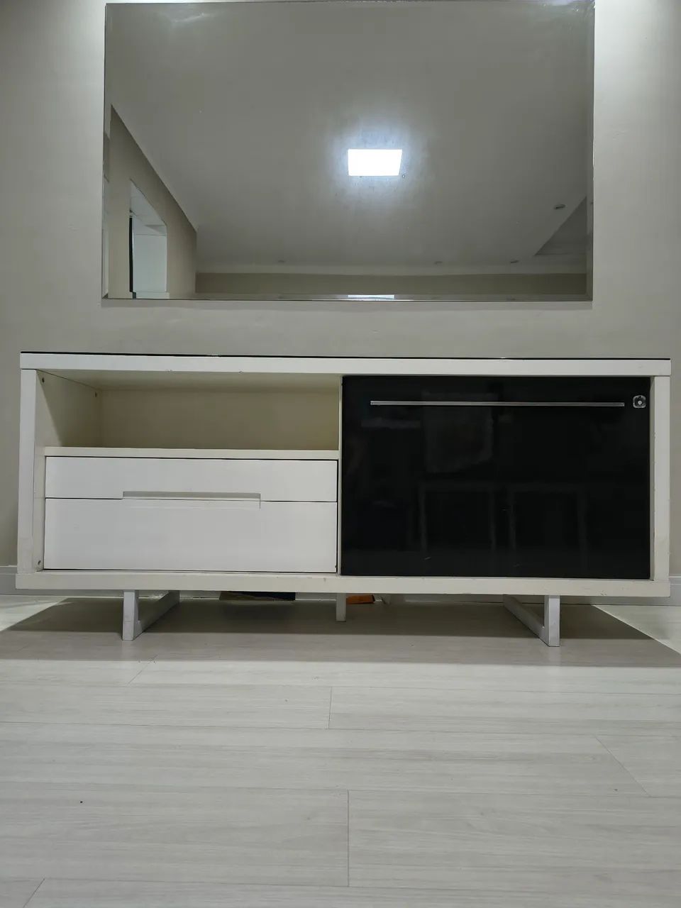 Mesa de jantar com 6 cadeiras + Buffet + poltrona - Foto 3