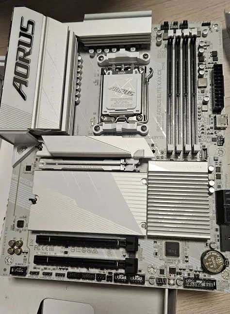 B650E Aorus elite ax ice