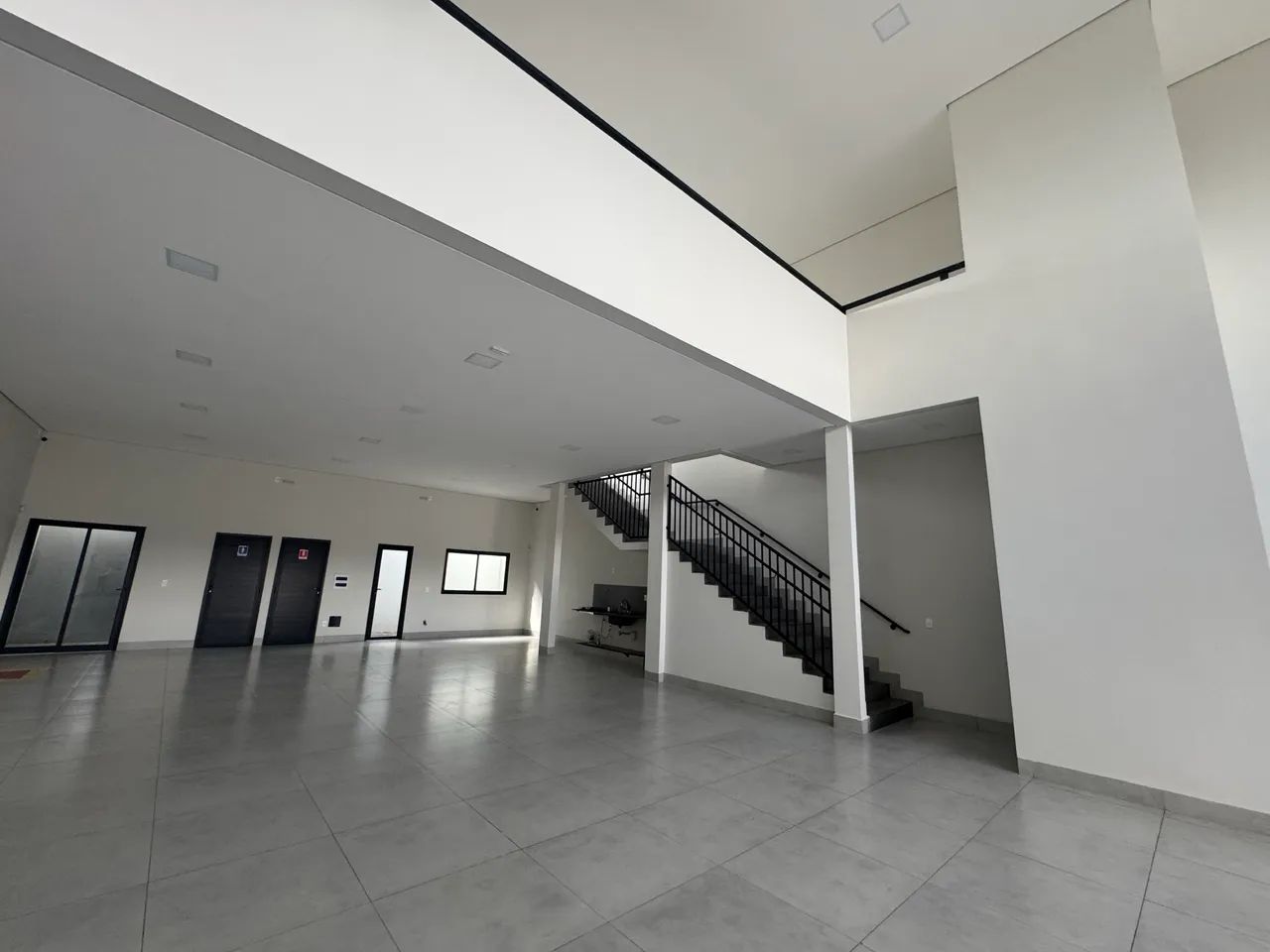 ALUGA SE GALPÃO COMERCIAL  - Foto 5