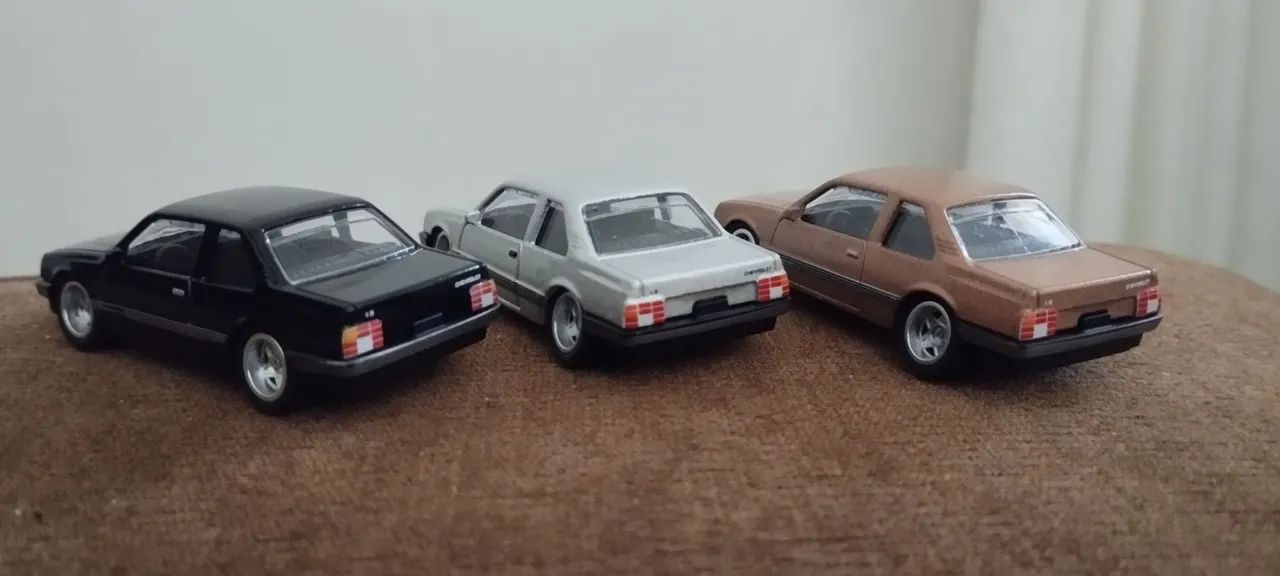 Miniatura Monza 1985 1/64 - Foto 2